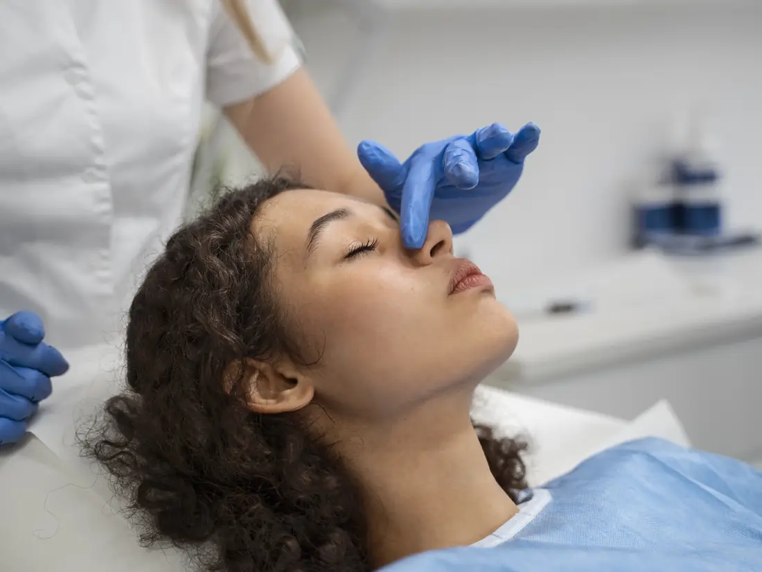 Rinoplastia ultrasónica: remodelado del hueso con precisión